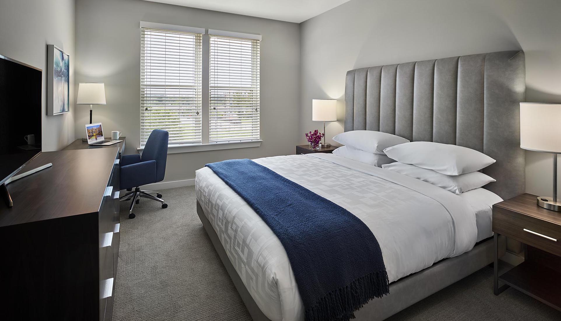 AVE King of Prussia furnished bedroom
