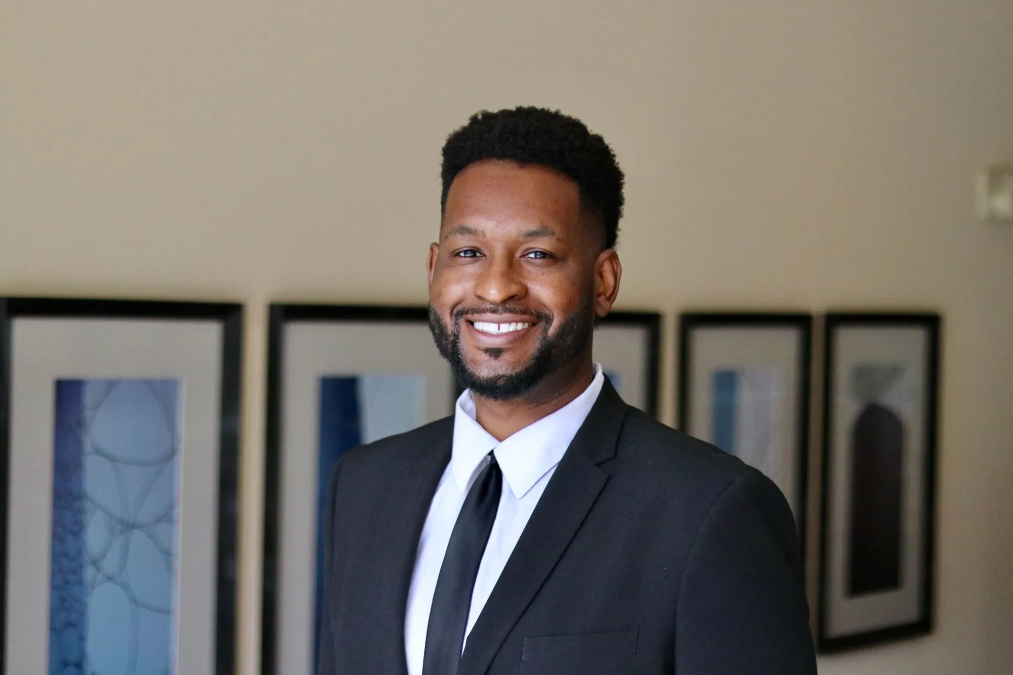 Image alt text not provided