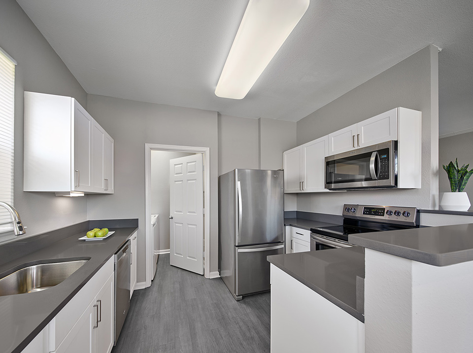 1 & 2 Bedroom Furnished Apartments in Somerset, NJ