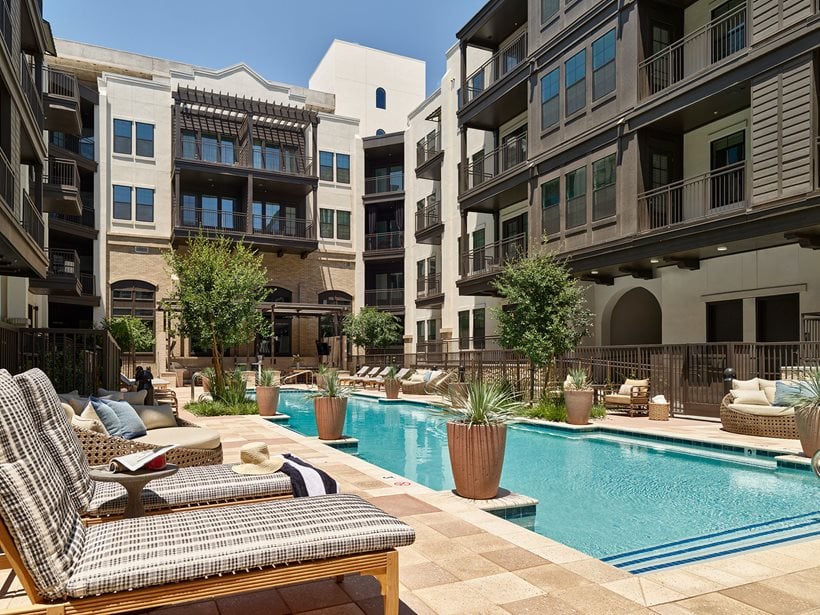 AVE Paradise Valley Pool