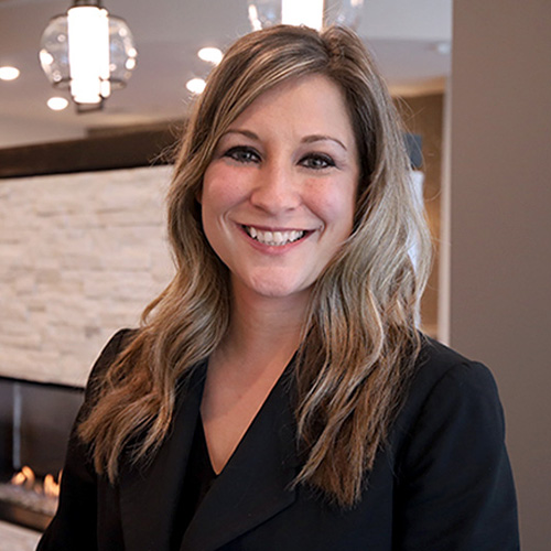Meet Cindy Giurlando, Assistant Manager