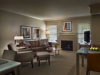 Why AVE Malvern Furnished Apartments Are Perfect for Medical Residents and Healthcare Professionals in Transition 