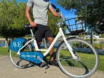 The Ultimate Guide to Biking the Tampa Riverwalk 