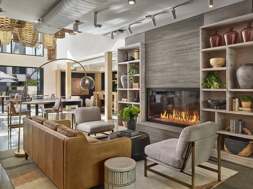 AVE Santa Clara Lounge