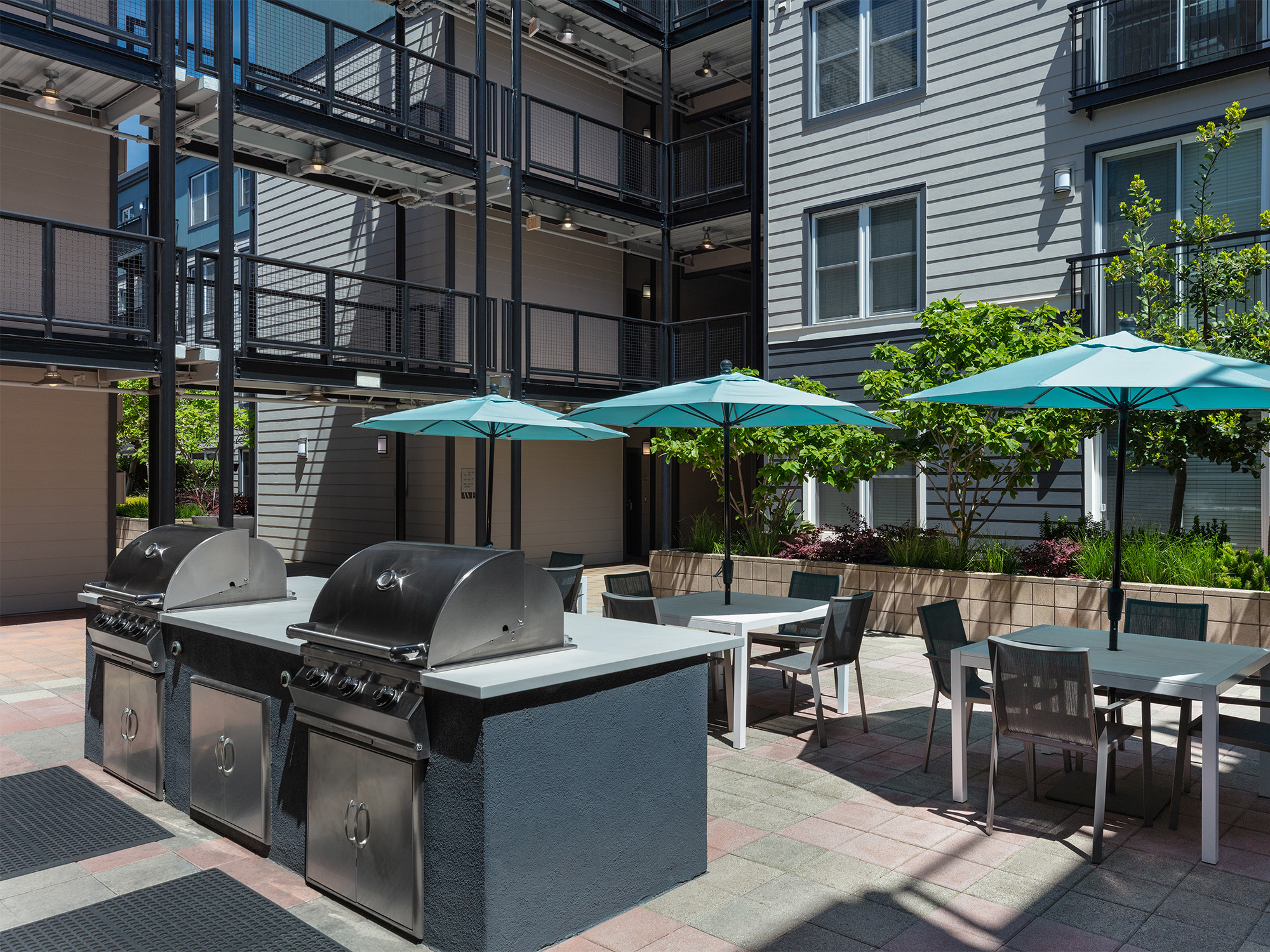 AVE Emeryville courtyard with grills