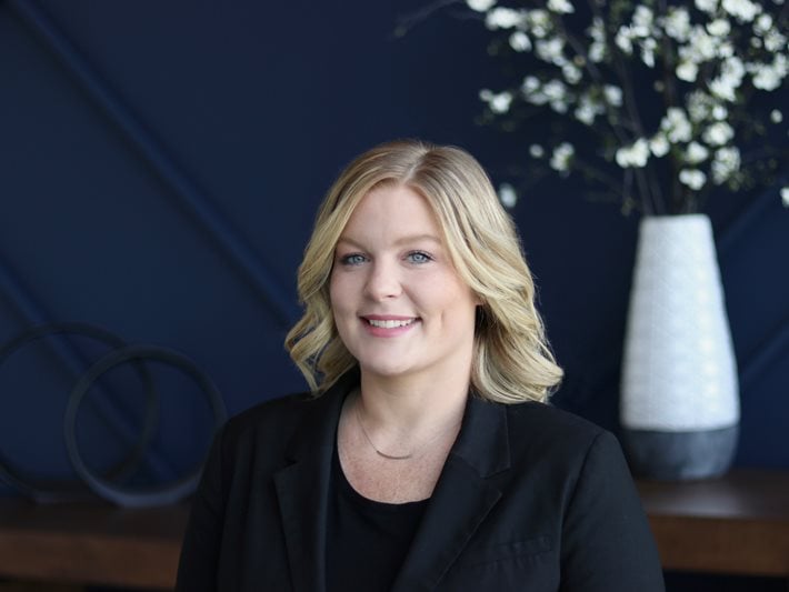 MEET CAITLYN DEPASQUALE, SENIOR ASSISTANT MANAGER AT BLUE BELL VILLAS